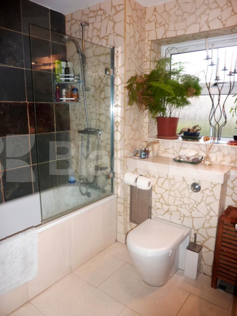 			NEW INSTRUCTION!, 2 Bedroom, 1 bath, 1 reception Flat			 Collard Place , CAMDEN / CHALK FARM